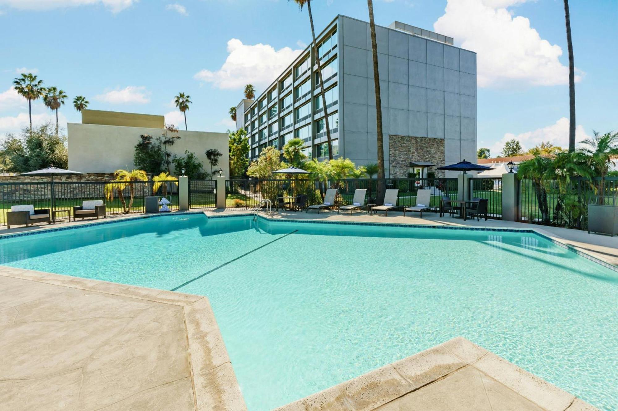 Courtyard By Marriott Los Angeles Woodland Hills Dış mekan fotoğraf
