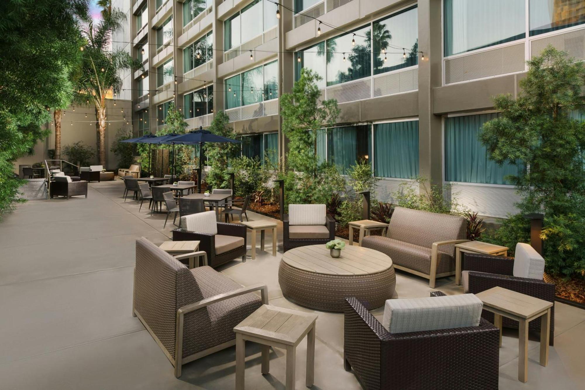 Courtyard By Marriott Los Angeles Woodland Hills Dış mekan fotoğraf